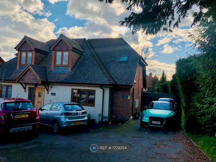 2 Bedroom Terraced House To Rent In The Pastures, Winchester, SO23