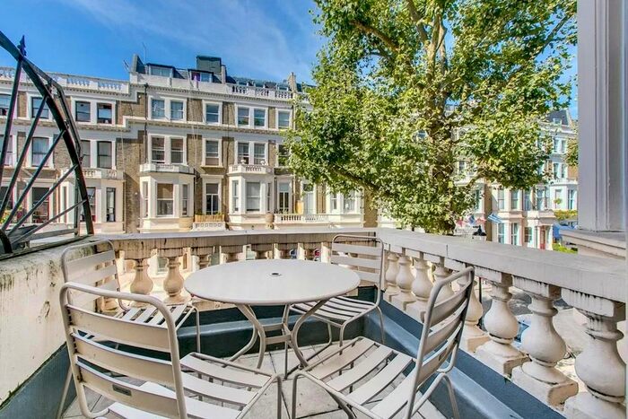 2 Bedroom Flat To Rent In Penywern Road, Earls Court, London, SW5