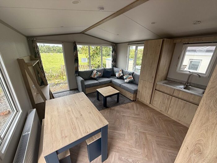 2 Bedroom Mobile/park Home For Sale In Holms Farm Road, Dalrymple, Ayr, KA6