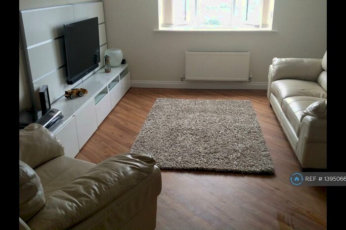 2 Bedroom Flat To Rent In Richmond Way, Rotherham, S61