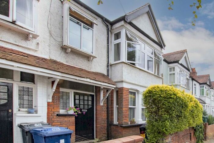 2 Bedroom Flat To Rent In Cowper Road, London, W7