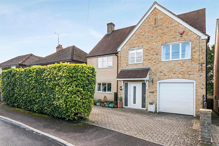 4 Bedroom Detached House For Sale In Priestlands, Sherborne, Dorset, DT9