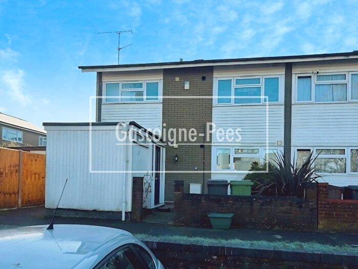 1 Bedroom Maisonette To Rent In Millard Close, Basingstoke, RG21