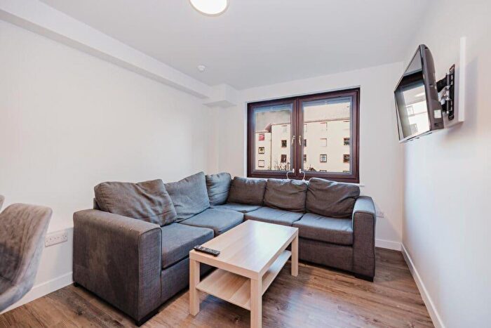 4 Bedroom Flat To Rent In L West Bryson Road, Edinburgh, EH11