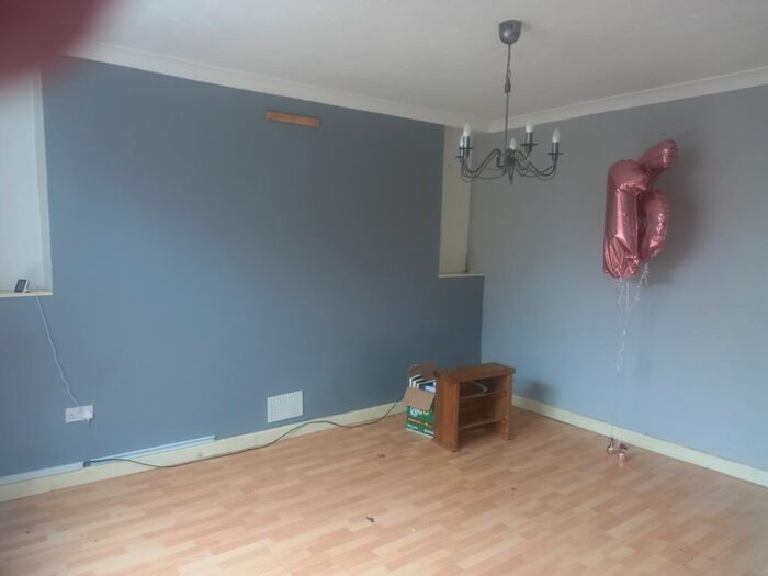 3 Bedroom End Of Terrace House For Sale In Penrhiwfer Road, Tonypandy, CF40