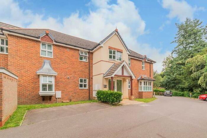 1 Bedroom Property To Rent In Upper Weybourne Lane Farnham, GU9