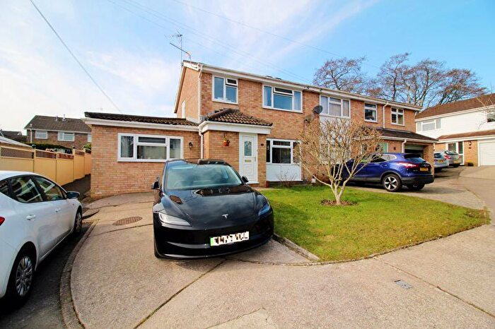 3 Bedroom Semi-Detached House For Sale In Heol Y Fedwen, Tonteg, Pontypridd, CF38