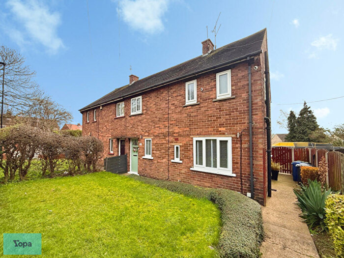 3 Bedroom Semi Detached House For Sale In Elder Grove, Conisbrough, Doncaster, DN12