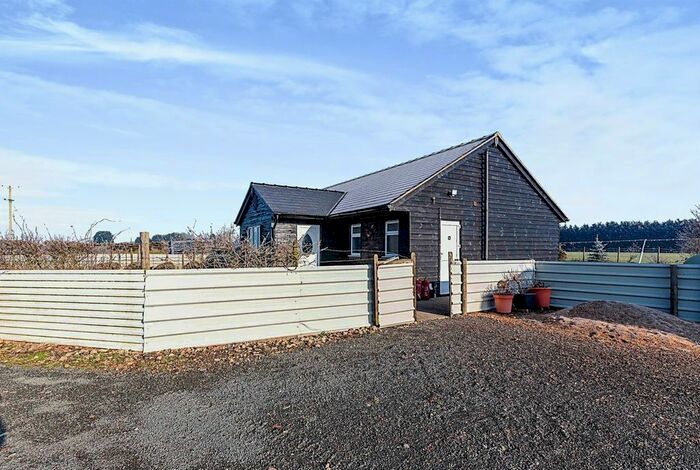 1 Bedroom Detached Bungalow For Sale In Cross Road, Knights End, March, PE15