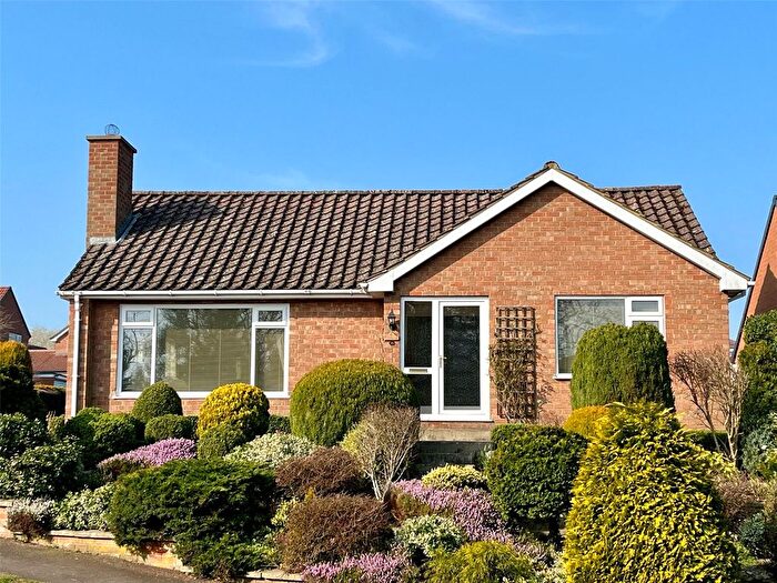 2 Bedroom Bungalow For Sale In Belbrough Lane, Hutton Rudby, Yarm, North Yorkshire, TS15