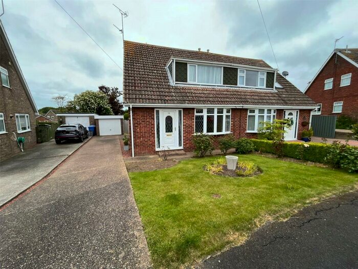 3 Bedroom Semi-Detached House To Rent In Hall Road, Sproatley, Hull, East Riding, HU11