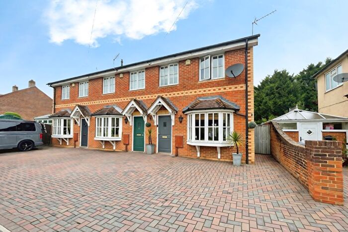 3 Bedroom End Terrace House For Sale In Grange Road, Tongham, Surrey, GU10