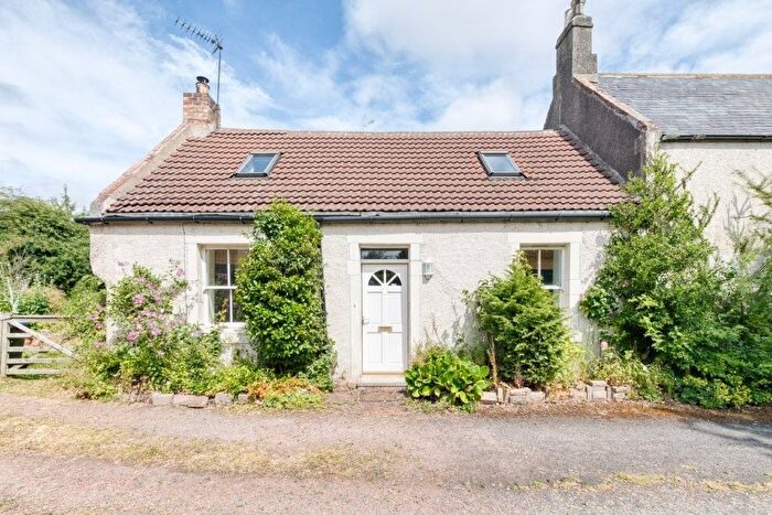 2 Bedroom Cottage For Sale In Kirkgate, Chirnside, TD11