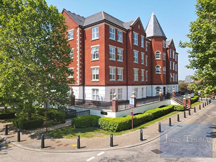 4 Bedroom Apartment For Sale In The Boulevard, Woodford Green, Essex, IG8