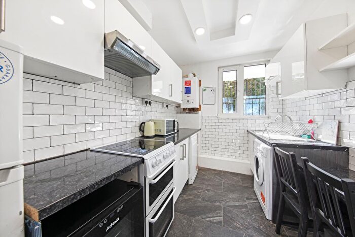 4 Bedroom Flat To Rent In Canrobert Street, London, E2