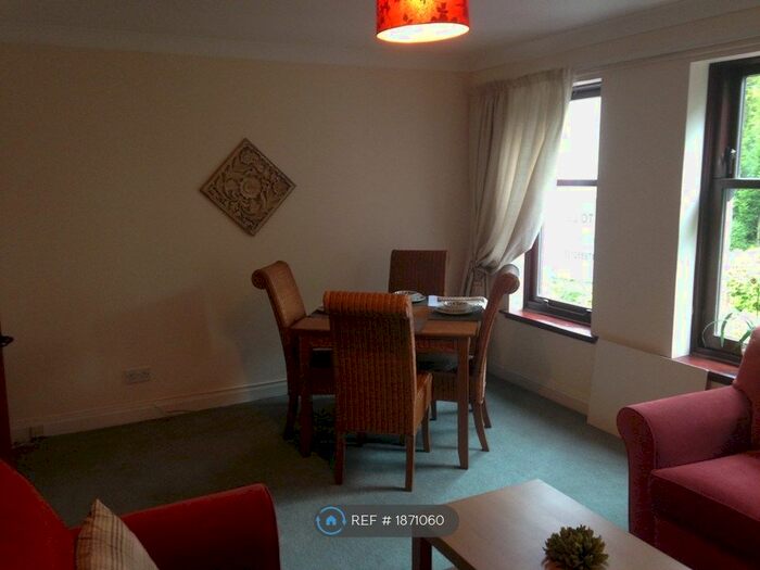 1 Bedroom Flat To Rent In Douglas Place, Glasgow, G61