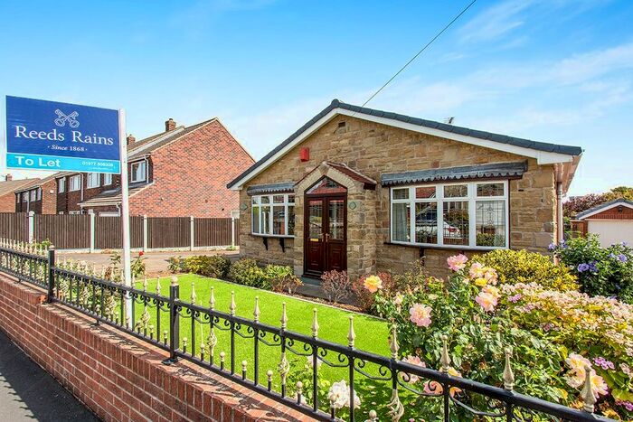 3 Bedroom Bungalow To Rent In Davis Avenue, Castleford, West Yorkshire, WF10