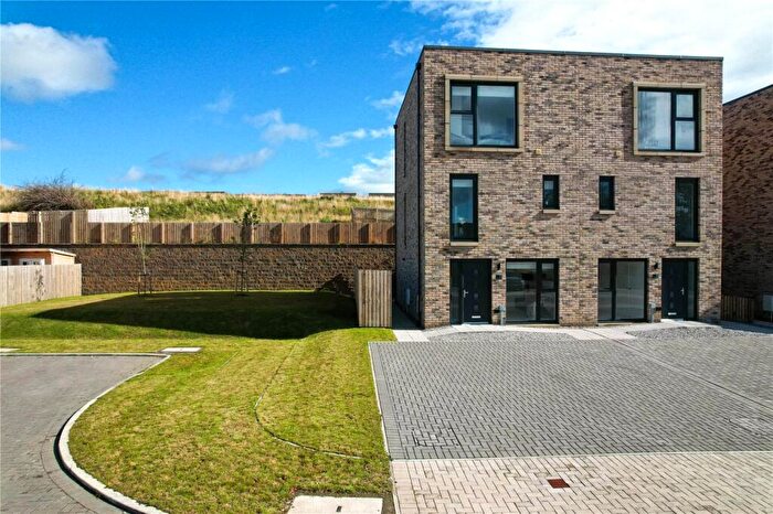 3 Bedroom Semi Detached House For Sale In Townhouse -The Fieldings, Jackton, Newlands Road, East Kilbride, Glasgow, G75