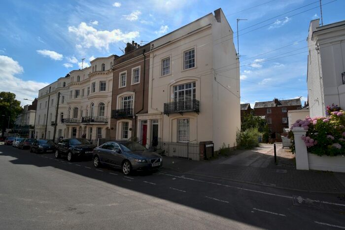 1 Bedroom Flat To Rent In Portland Street, Leamington Spa, CV32