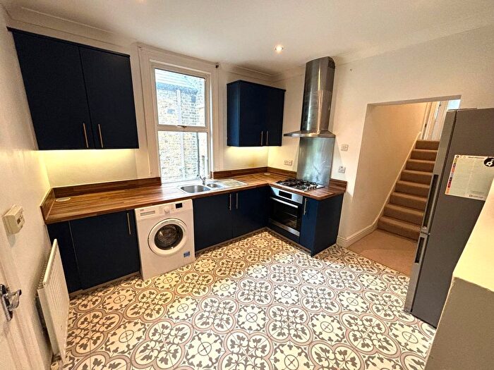 2 Bedroom Maisonette To Rent In Radford Road, London, SE13
