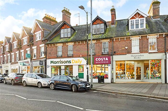 3 Bedroom Duplex To Rent In High Street, Harpenden, Hertfordshire, AL5