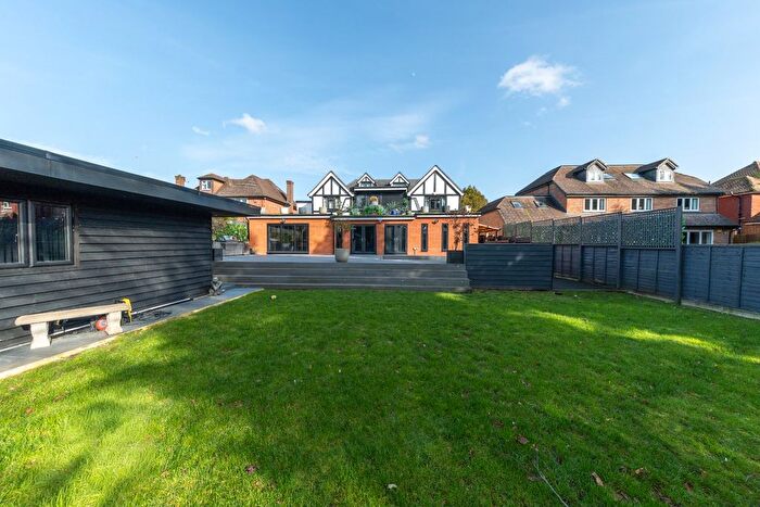 5 Bedroom Detached House For Sale In Old Bedford Road, Luton, Bedfordshire, LU2