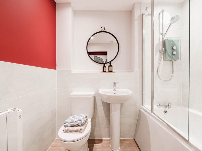 2 Bedroom Flat For Sale In "The Kinver" At Barton Hill Drive, Minster On Sea, ME12