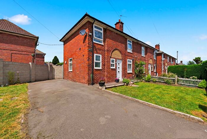 3 Bedroom Semi-Detached House For Sale In Gloucester Avenue, Chesterfield, S41