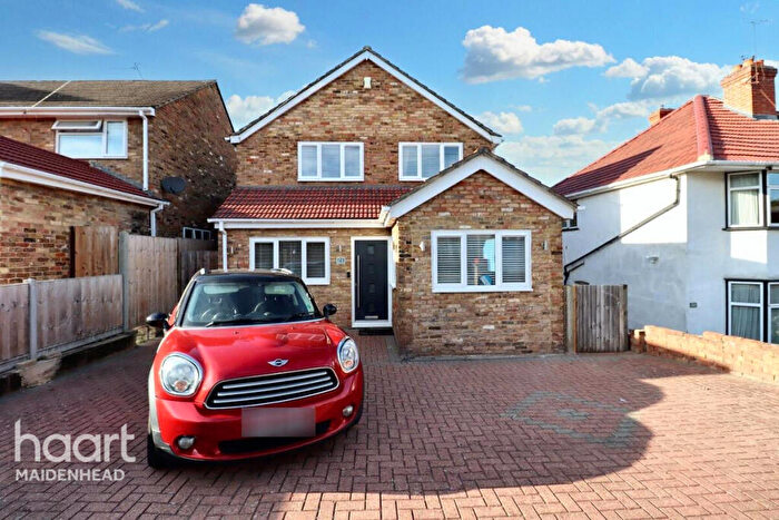 3 Bedroom Detached House For Sale In Boyn Valley Road, Maidenhead, SL6