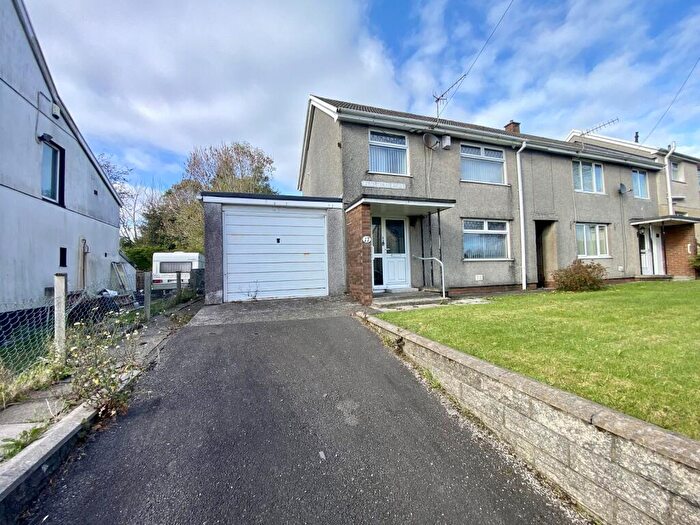 3 Bedroom End Of Terrace House For Sale In Pengwern Road, Clase, Swansea, City And County Of Swansea., SA6