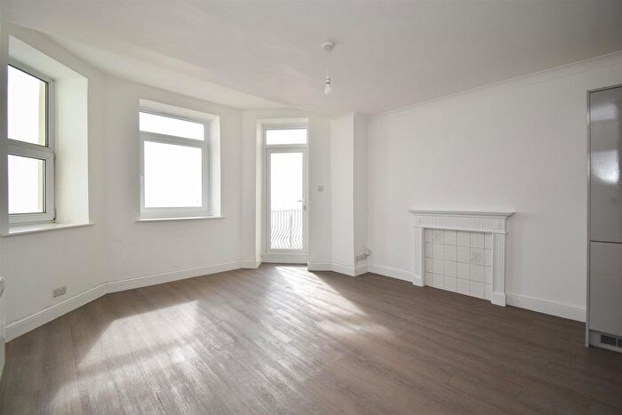 1 Bedroom Flat For Sale In Eversfield Place, St. Leonards-On-Sea, TN37