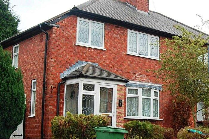 3 Bedroom Semi-Detached House To Rent In Ashfield Crescent, Wollescote, DY9