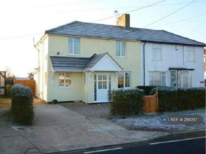 3 Bedroom Semi-Detached House To Rent In St Marys Cottages, Rochester, Kent, ME3