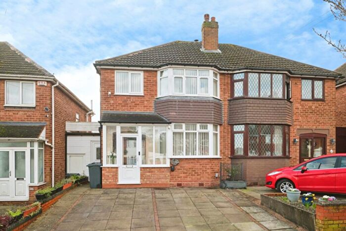3 Bedroom Semi Detached House For Sale In Brays Road, Birmingham, West Midlands, B26