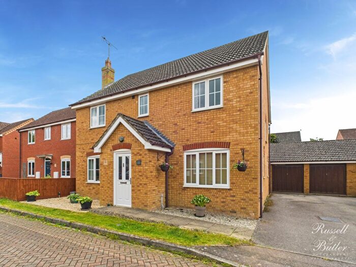 4 Bedroom Detached House For Sale In Sandy Road, Calvert, MK18
