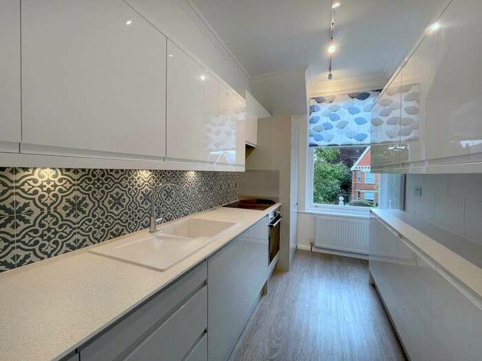 2 Bedroom Flat To Rent In Madeley Road, W5