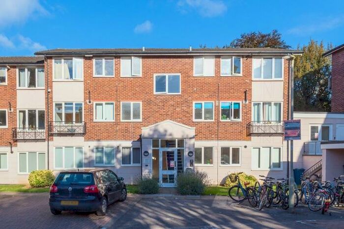 2 Bedroom Apartment To Rent In Silkdale Close, Temple Cowley, OX4