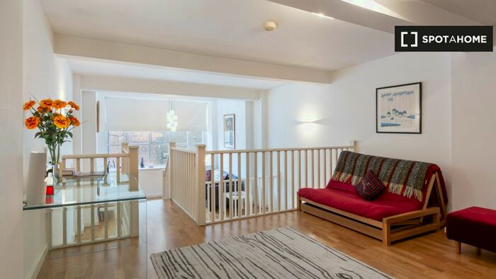2 Bedroom Flat To Rent In Apartment, EC1V
