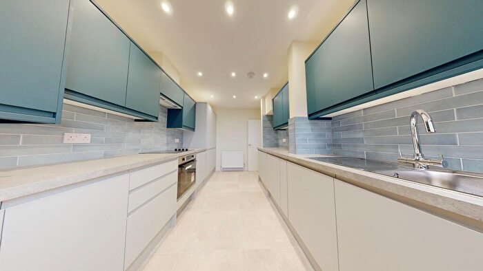 2 Bedroom Flat To Rent In Carden Hill, Brighton, BN1