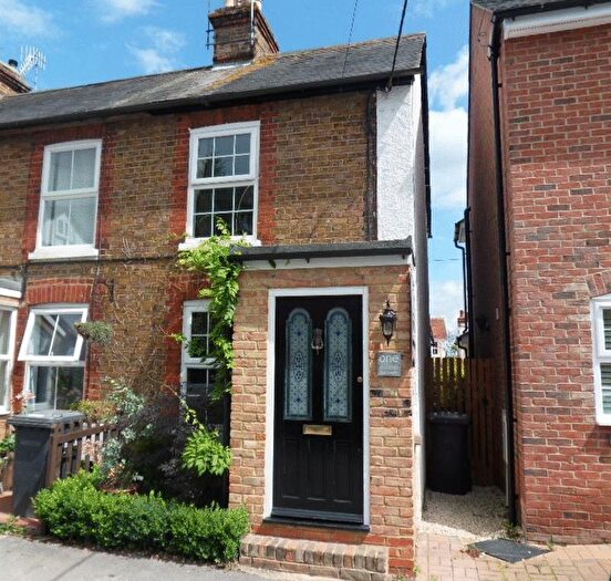 2 Bedroom End Of Terrace House For Sale In Station Road, Cookham Rise, SL6