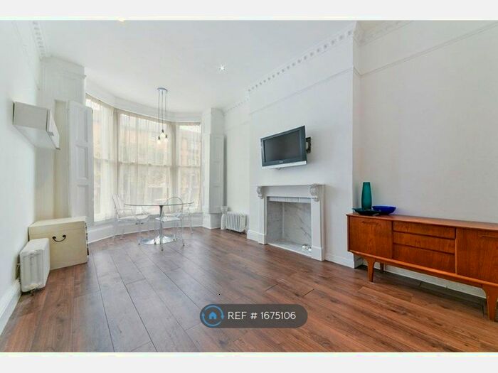 1 Bedroom Flat To Rent In St. Aubyns Road, London, SE19
