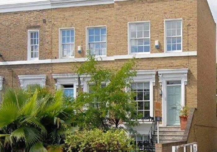 2 Bedroom Property To Rent In De Beauvoir Road, London, N1