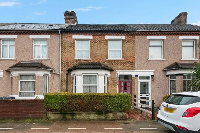 3 Bedroom Terraced House For Sale In Studley Grange Road, Hanwell, W7