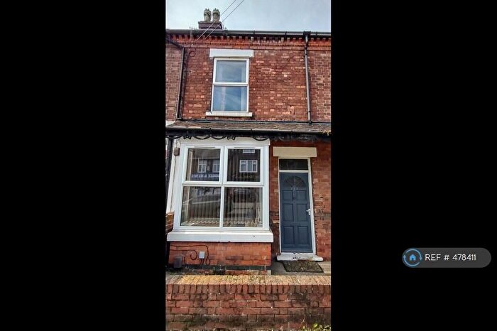 2 Bedroom Terraced House To Rent In Wollaton Road, Nottingham, NG9