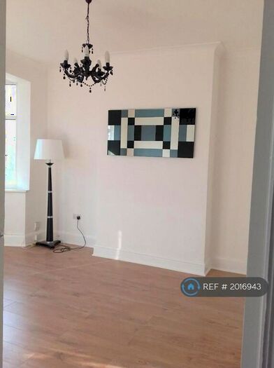 2 Bedroom Flat To Rent In Horns Road, Ilford, IG6