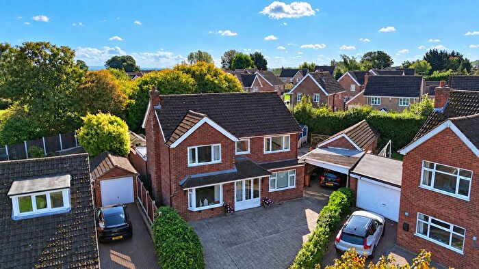 4 Bedroom Detached House For Sale In Greenhill, Broughton, DN20