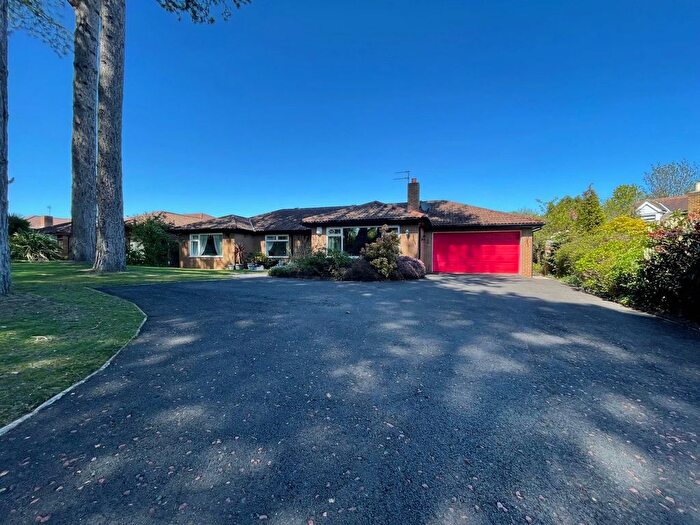 4 Bedroom Bungalow For Sale In Castle View, Chester Le Street, DH3