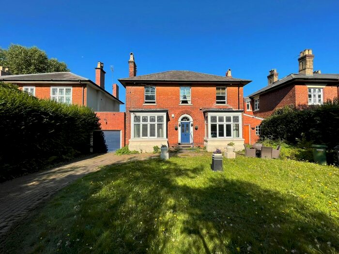 4 Bedroom Detached House To Rent In Penn Road, Wolverhampton, WV4