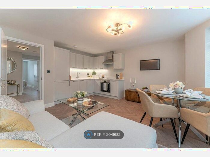 2 Bedroom Flat To Rent In Hillman Drive, London, W10