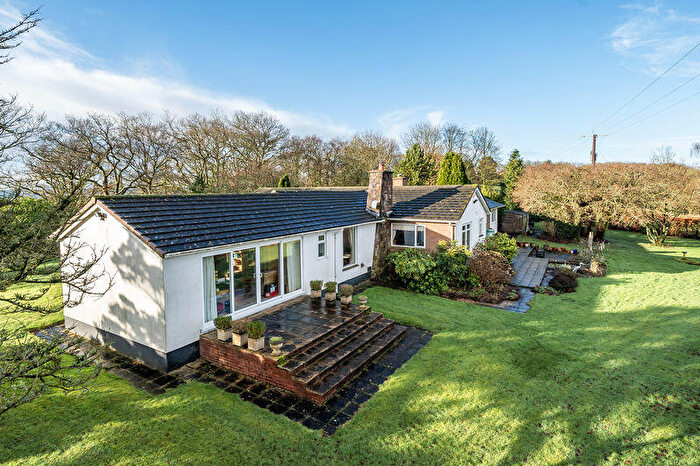 3 Bedroom Bungalow For Sale In Whitestone, Exeter, EX4